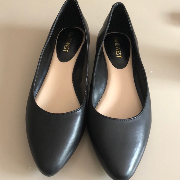 Black casual pointy flats - Picture 2 of 4